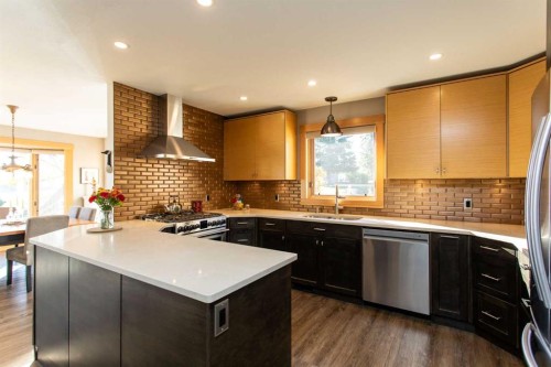 37 Wildrose Street, Rural Lacombe County, AB - Indoor Photo Showing Kitchen With Stainless Steel Kitchen With Upgraded Kitchen