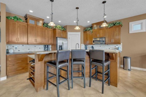 40 Oakfield Close, Red Deer, AB - Indoor Photo Showing Kitchen