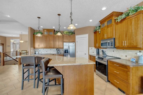 40 Oakfield Close, Red Deer, AB - Indoor Photo Showing Kitchen