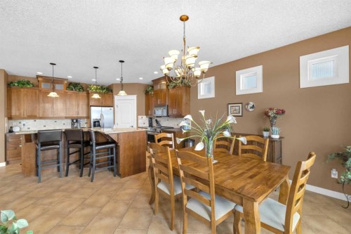 40 Oakfield Close, Red Deer, AB - Indoor Photo Showing Dining Room