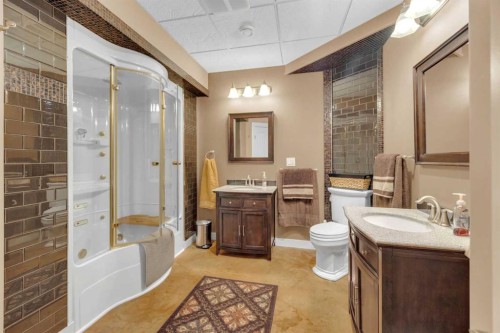 40 Oakfield Close, Red Deer, AB - Indoor Photo Showing Bathroom
