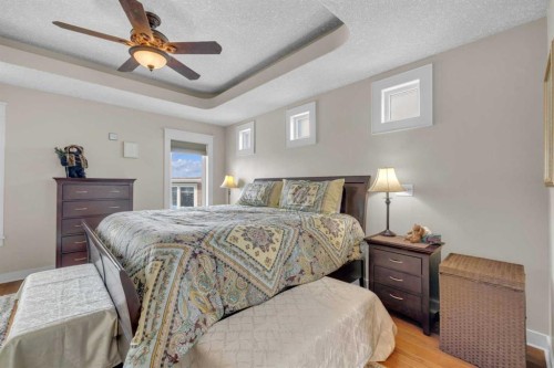 40 Oakfield Close, Red Deer, AB - Indoor Photo Showing Bedroom