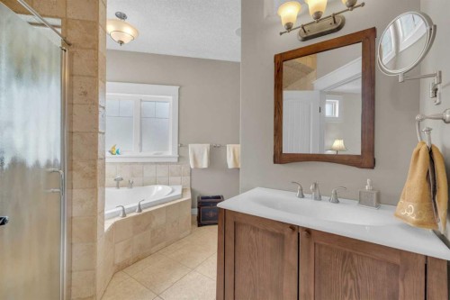 40 Oakfield Close, Red Deer, AB - Indoor Photo Showing Bathroom
