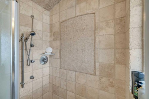 40 Oakfield Close, Red Deer, AB - Indoor Photo Showing Bathroom