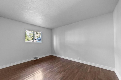 4828 53A Street, Camrose, AB - Indoor Photo Showing Other Room