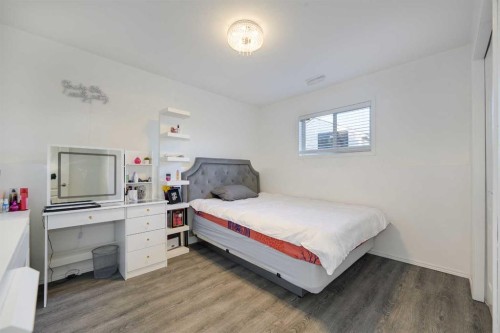 44 Parkside Crescent, Blackfalds, AB - Indoor Photo Showing Bedroom