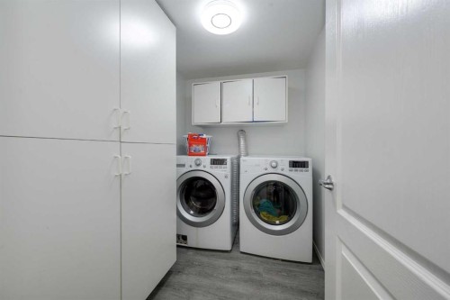 44 Parkside Crescent, Blackfalds, AB - Indoor Photo Showing Laundry Room