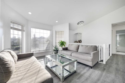 44 Parkside Crescent, Blackfalds, AB - Indoor Photo Showing Living Room