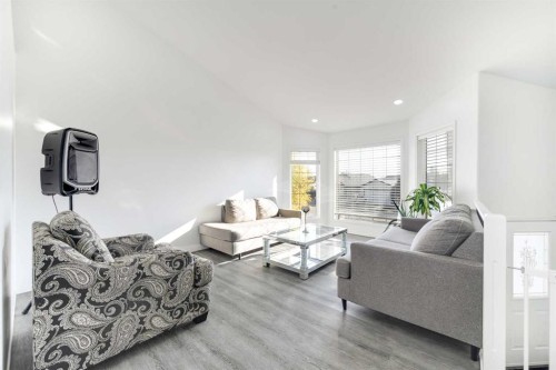 44 Parkside Crescent, Blackfalds, AB - Indoor Photo Showing Living Room