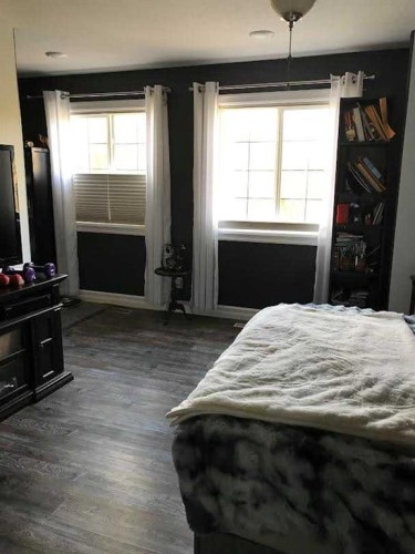 256-52343 Range Rd 211, Sherwood Park, AB - Indoor Photo Showing Bedroom
