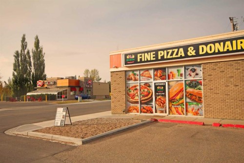 1-5004 46 Street, Sylvan Lake, AB 