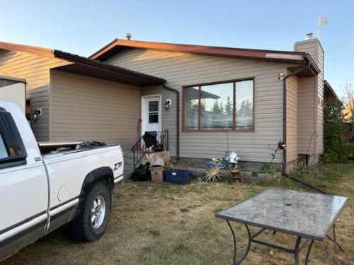 5232 55 Avenue, Eckville, AB - Outdoor With Exterior
