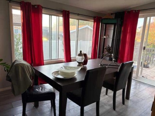 5232 55 Avenue, Eckville, AB - Indoor Photo Showing Dining Room