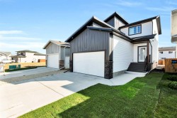 122 Norseman Close  Penhold, AB T0M 1R0