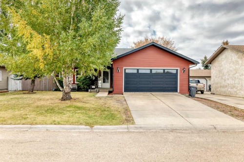 5223 56 Avenue, Eckville, AB - Outdoor