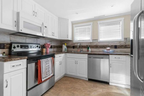 3719 50 Street, Red Deer, AB - Indoor Photo Showing Kitchen