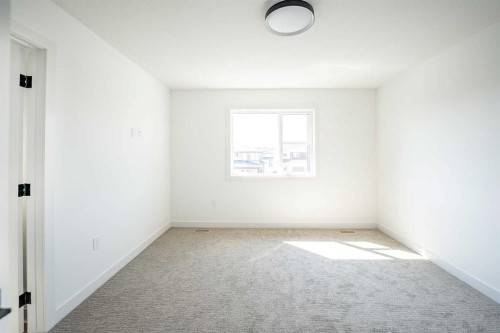 44 Earl Close, Red Deer, AB - Indoor Photo Showing Other Room