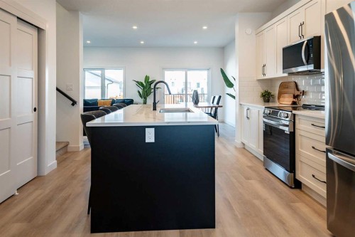 44 Earl Close, Red Deer, AB - Indoor Photo Showing Kitchen With Upgraded Kitchen