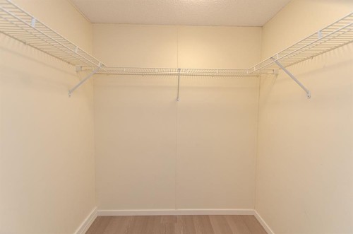 43 Parkside Drive, Red Deer, AB 