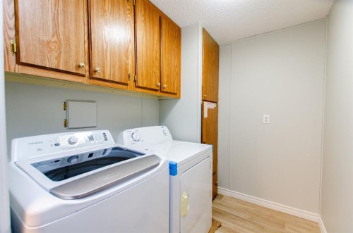 43 Parkside Drive, Red Deer, AB 