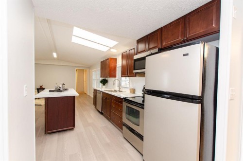 43 Parkside Drive, Red Deer, AB 