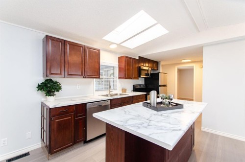 43 Parkside Drive, Red Deer, AB 