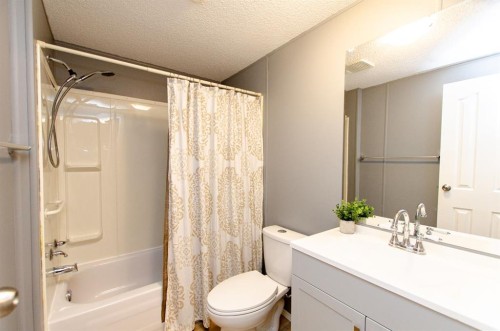 43 Parkside Drive, Red Deer, AB 