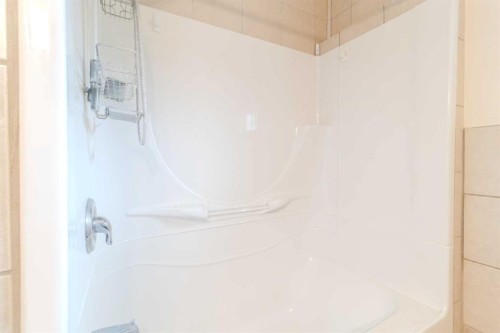 1827 23 Avenue, Delburne, AB - Indoor Photo Showing Bathroom