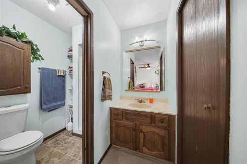 55 Nyman Crescent, Red Deer, AB - Indoor Photo Showing Bathroom