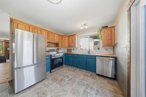 55 Nyman Crescent, Red Deer, AB - Indoor Photo Showing Kitchen With Stainless Steel Kitchen