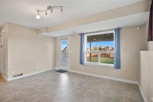 130 Larsen Crescent, Red Deer, AB - Indoor Photo Showing Other Room