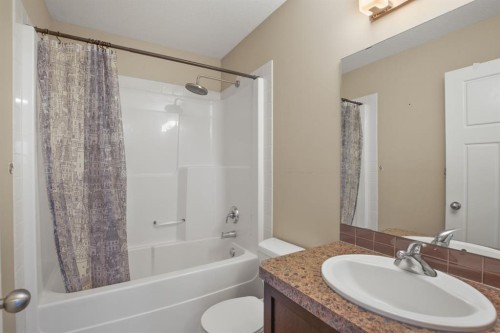 130 Larsen Crescent, Red Deer, AB - Indoor Photo Showing Bathroom
