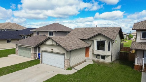 130 Larsen Crescent, Red Deer, AB - Outdoor