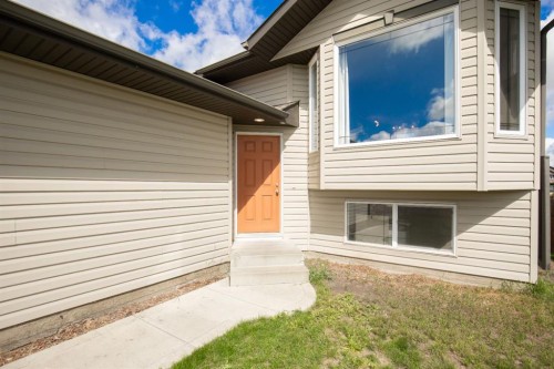130 Larsen Crescent, Red Deer, AB - Outdoor With Exterior