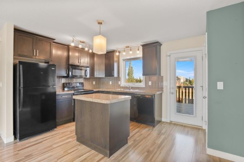 130 Larsen Crescent, Red Deer, AB - Indoor Photo Showing Kitchen