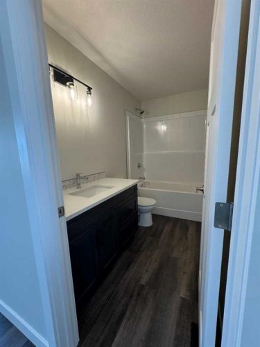 21 Vermont Close, Blackfalds, AB - Indoor Photo Showing Bathroom