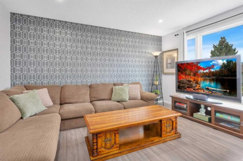 57 Erickson Drive, Red Deer, AB - Indoor Photo Showing Living Room