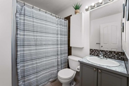 2034 Luxstone Boulevard Sw, Airdrie, AB - Indoor Photo Showing Bathroom