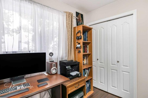 5851 58 Avenue, Red Deer, AB - Indoor Photo Showing Office