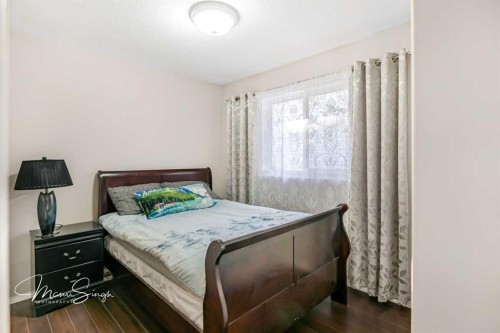 5851 58 Avenue, Red Deer, AB - Indoor Photo Showing Bedroom