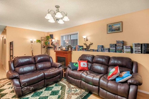 5851 58 Avenue, Red Deer, AB - Indoor Photo Showing Living Room