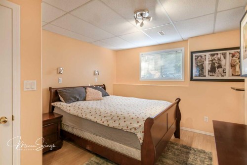 5851 58 Avenue, Red Deer, AB - Indoor Photo Showing Bedroom