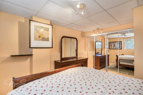 5851 58 Avenue, Red Deer, AB - Indoor Photo Showing Bedroom