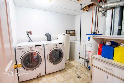 5851 58 Avenue, Red Deer, AB - Indoor Photo Showing Laundry Room