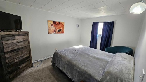 4529 44 Street, Castor, AB - Indoor Photo Showing Bedroom