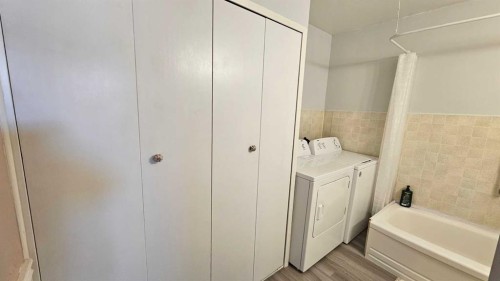 4529 44 Street, Castor, AB - Indoor
