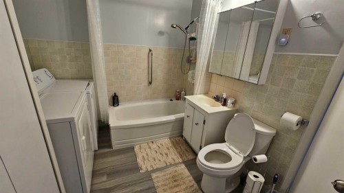 4529 44 Street, Castor, AB - Indoor Photo Showing Bathroom