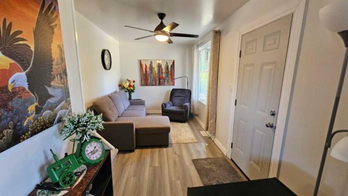 4529 44 Street, Castor, AB - Indoor Photo Showing Other Room