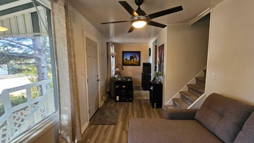 4529 44 Street, Castor, AB - Indoor Photo Showing Other Room