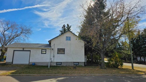 4529 44 Street, Castor, AB - Outdoor